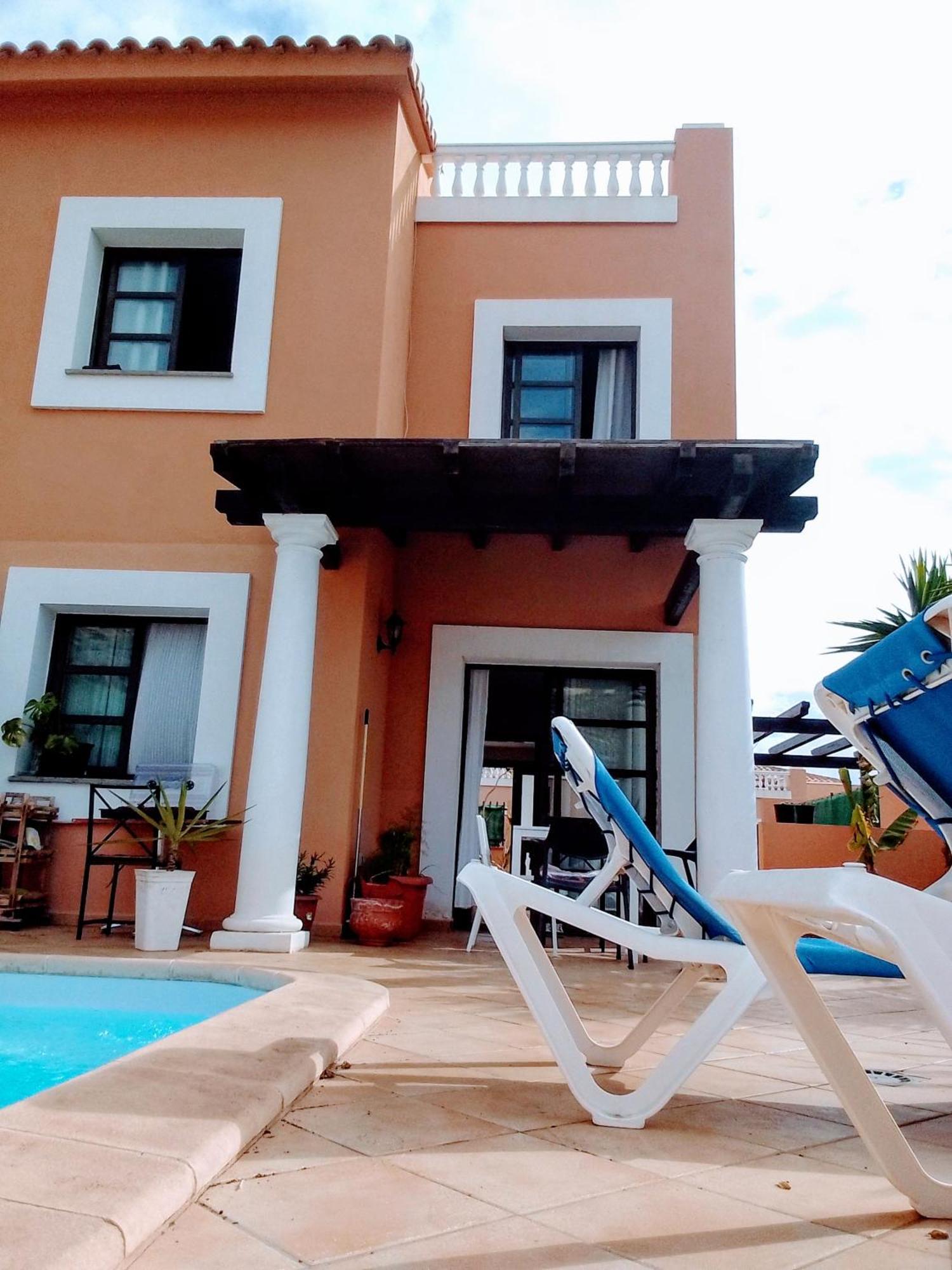 A Casa Di Ilaria Hostel Corralejo Bagian luar foto