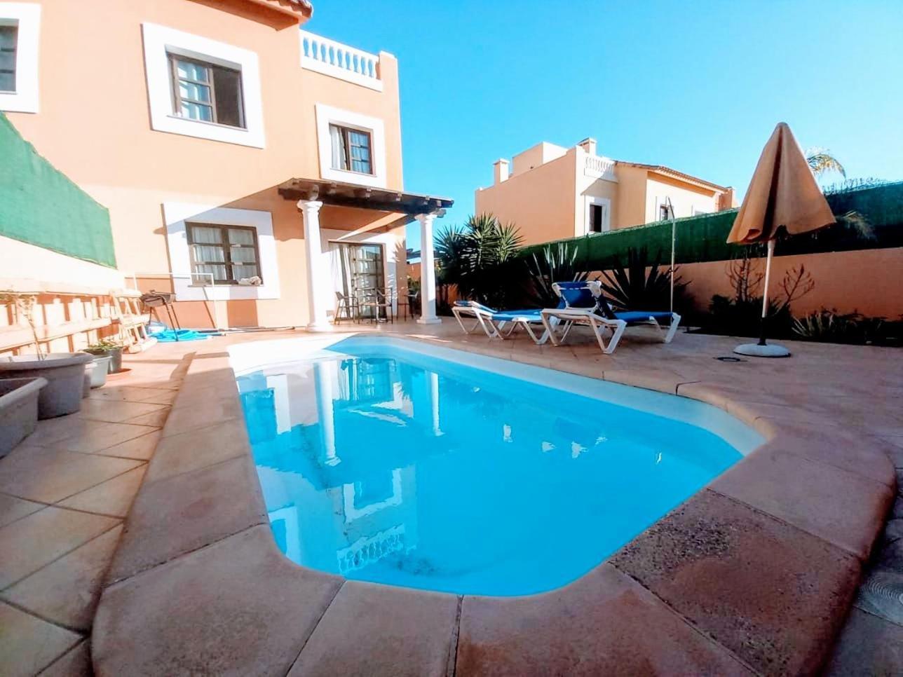 A Casa Di Ilaria Hostel Corralejo Bagian luar foto